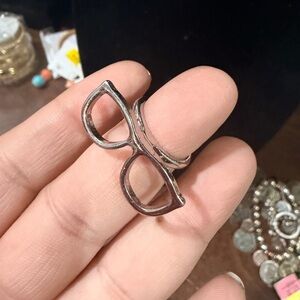 Silver Glasses-Shaped Men's Ring - Stylish Silver Tone